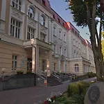 Uzdrowisko Zdroj - Sanatorium Gryf Hotel *